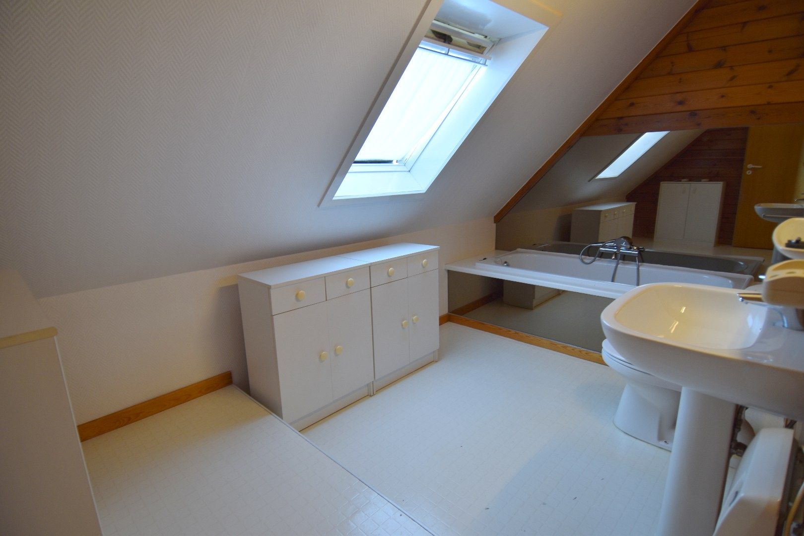 Charmante woning met 3 slaapkamers met een rustige ligging te Aalbeke foto 9