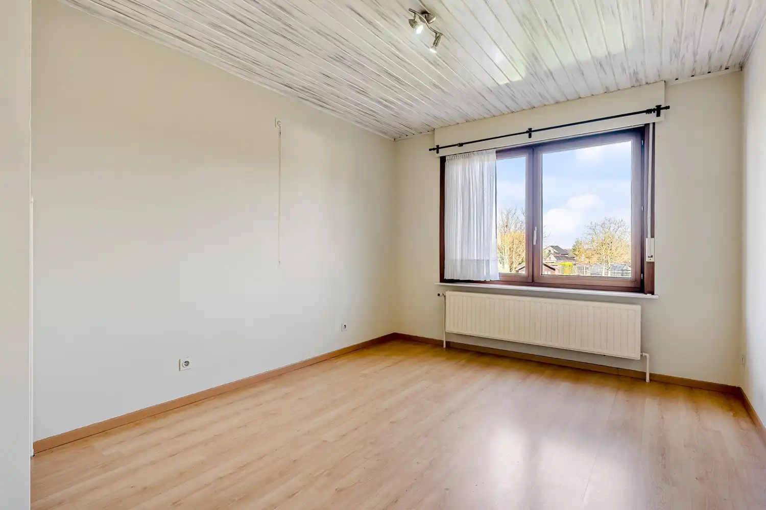 Rustig gelegen ruime gezinswoning met grote tuin en tal van mogelijkheden foto 14
