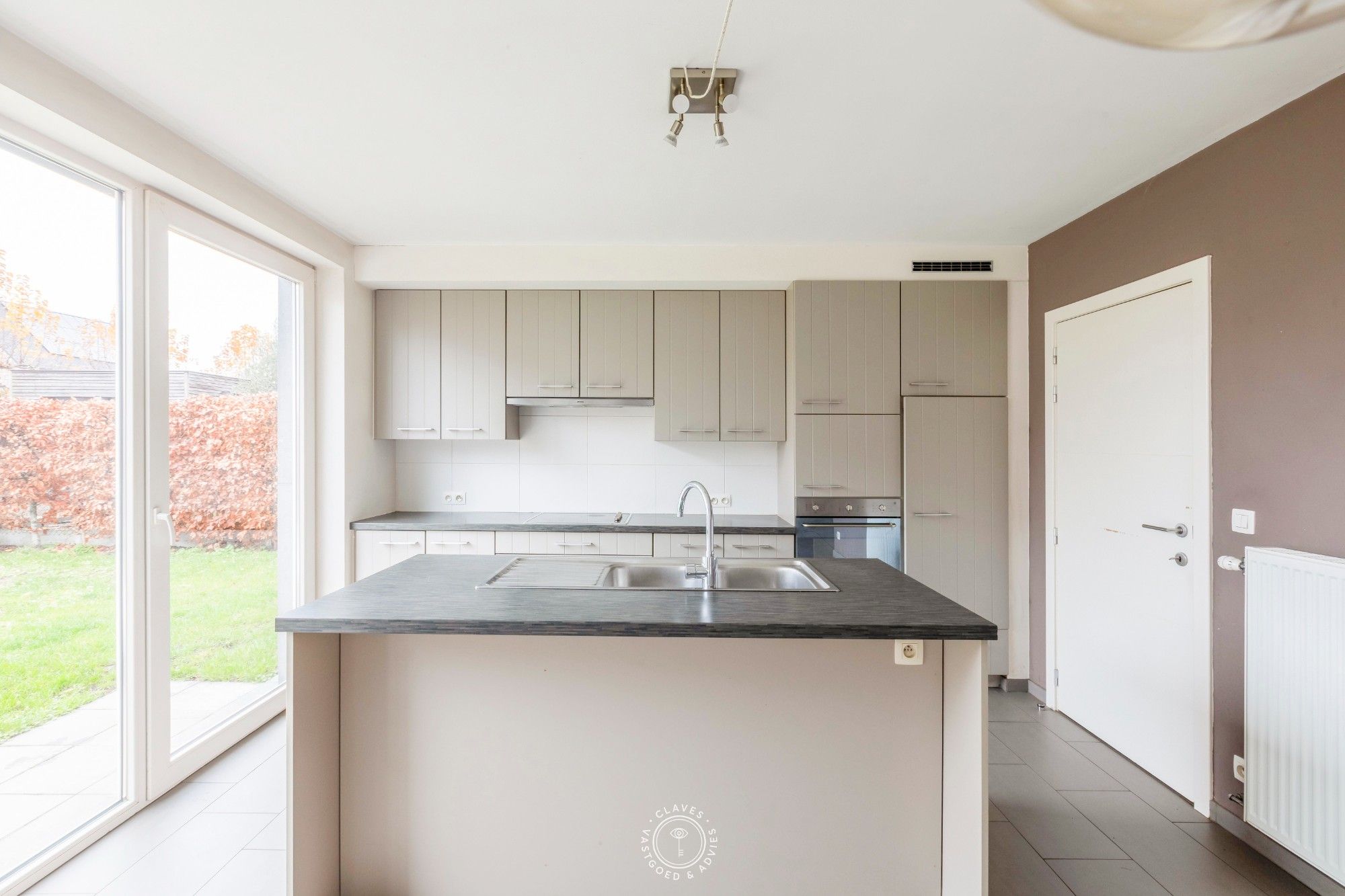 Recente halfopen bebouwing met B-label foto 8