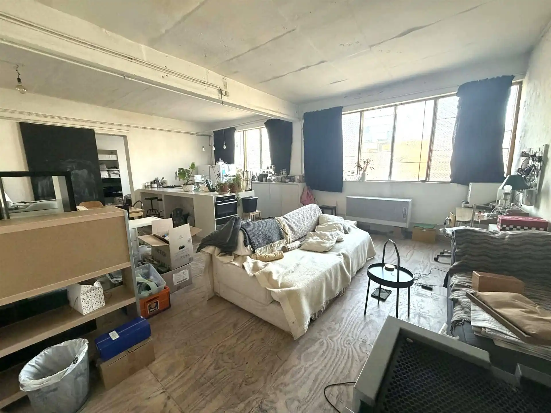 Ruime atelier te huur in Koekelberg.



 foto 2