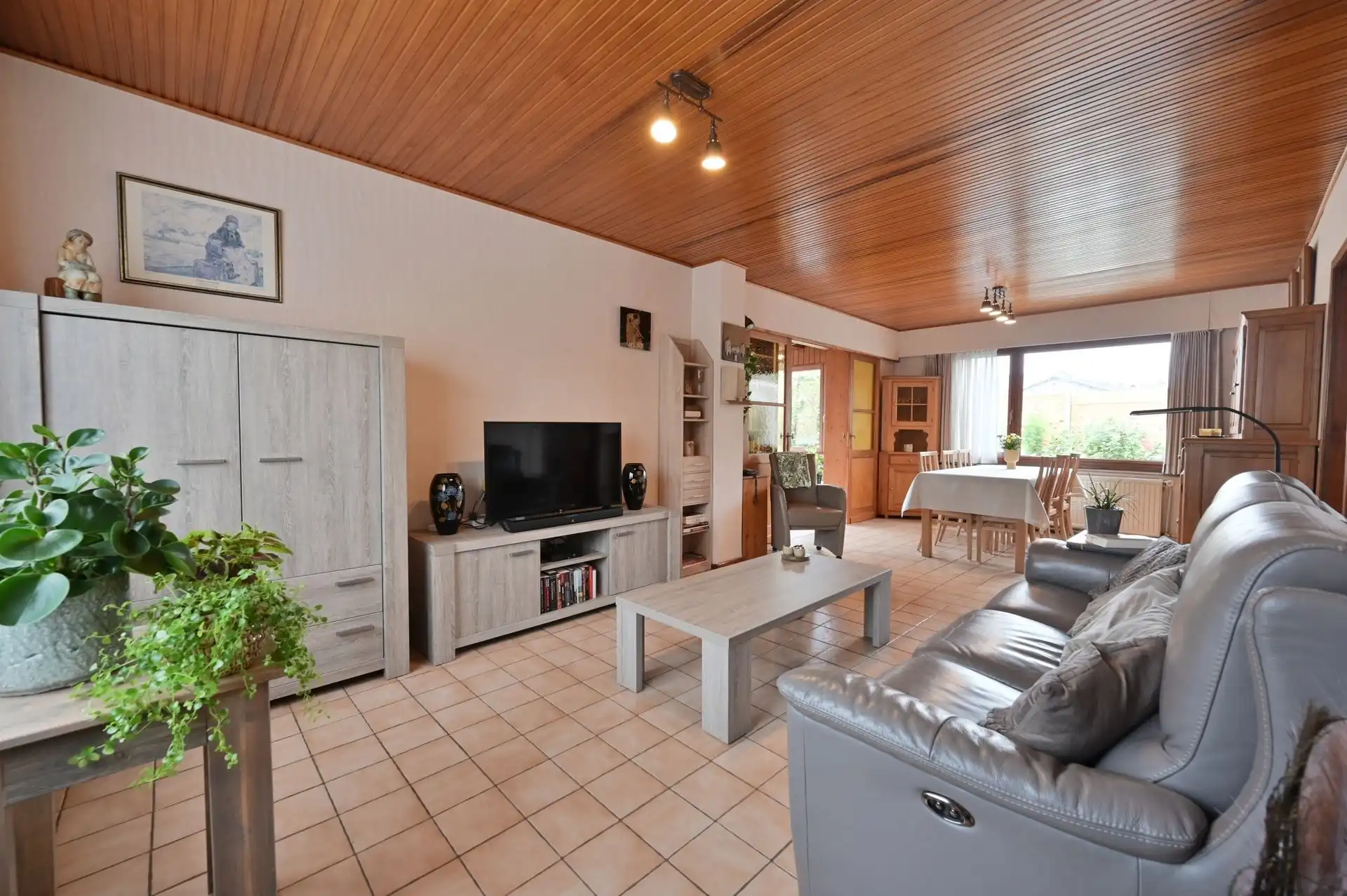 Hoofdfoto van de publicatie: Karaktervolle woning met 4 slpks en prachtige tuin op een toplocatie