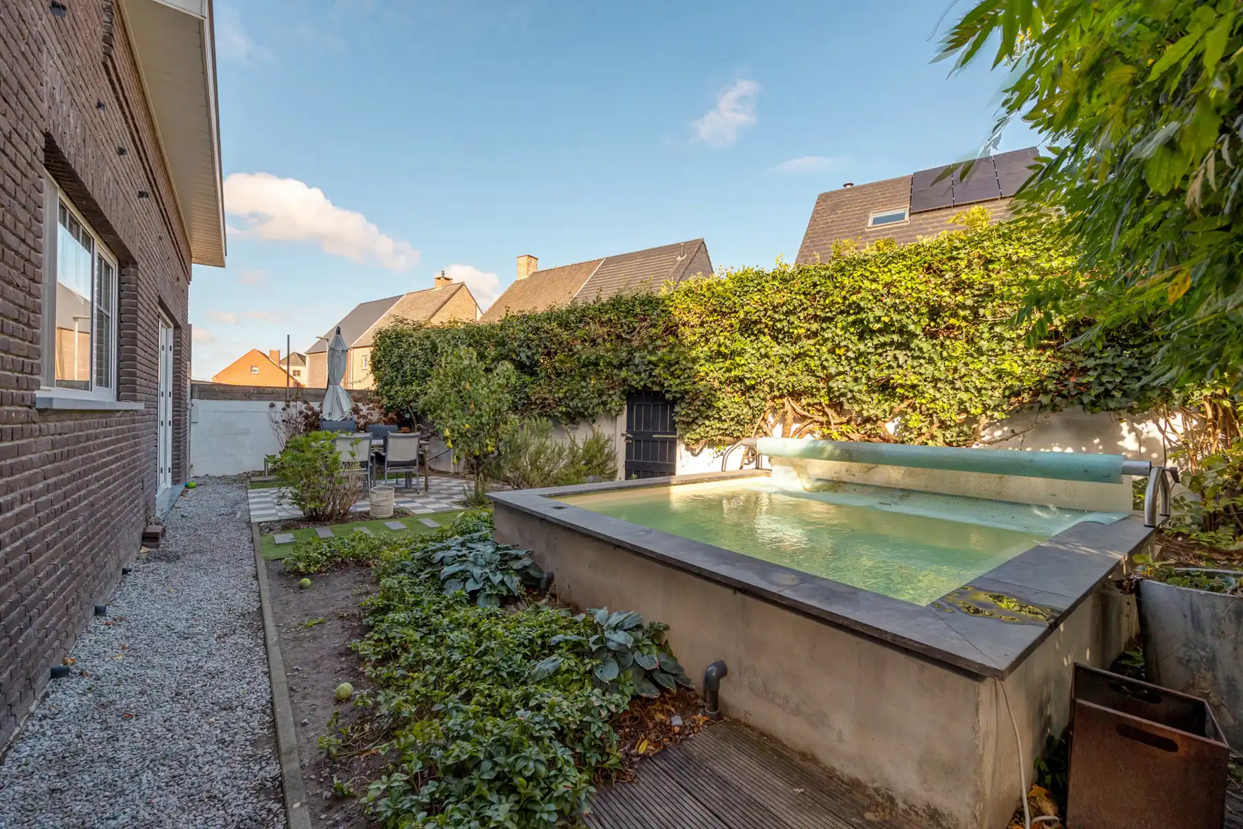 Volledig gerenoveerde woning met 4 slpks en gezellige tuin foto 3