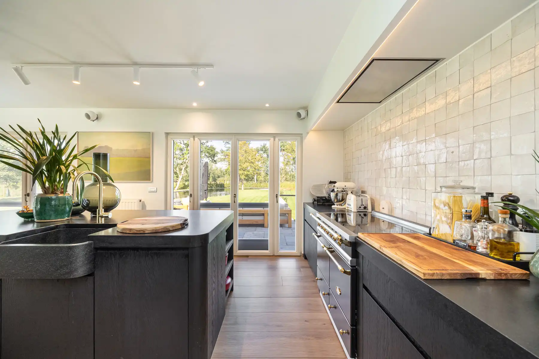 Uitzonderlijk gerenoveerde hoeve op ca. 7480 m² foto 10