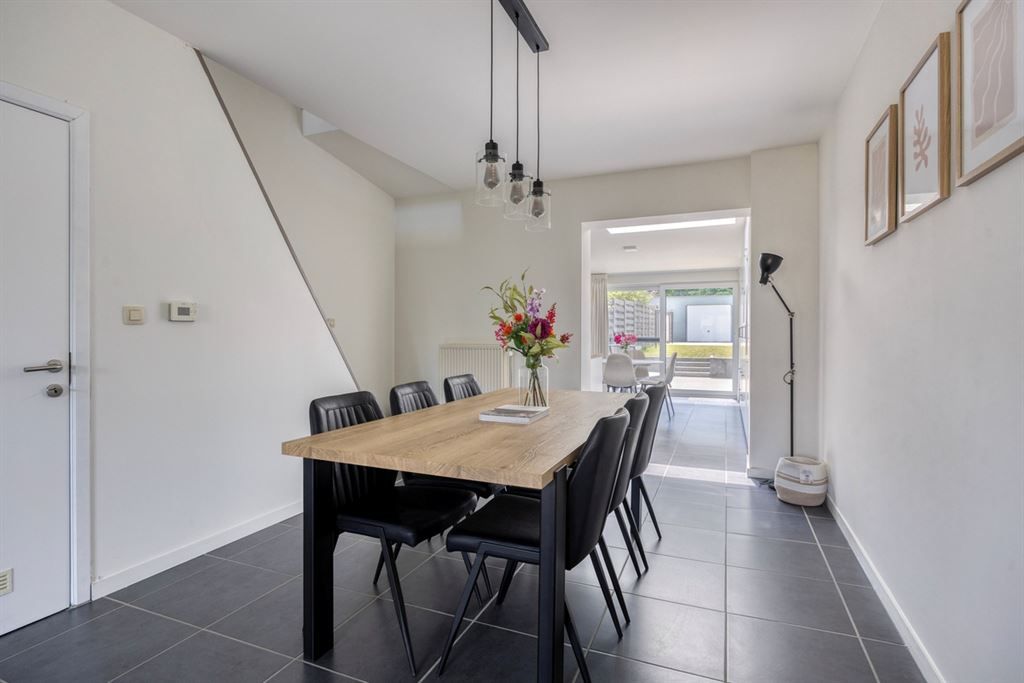 Knappe gerenoveerde woning op een gunstige locatie te Gelrode!  foto 11