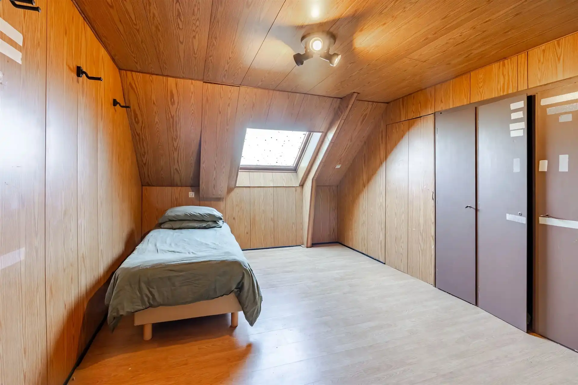 te renoveren woning met 3 slaapkamers foto 16