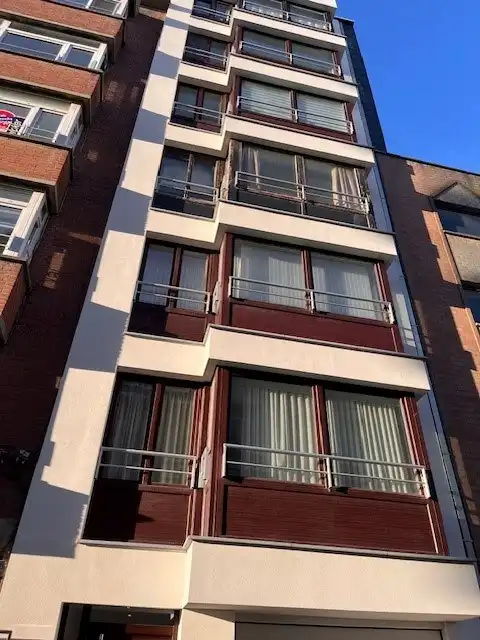 Appartement te koop – VME RAVELINGEN – 4de verdieping, centrum Oostende foto 5