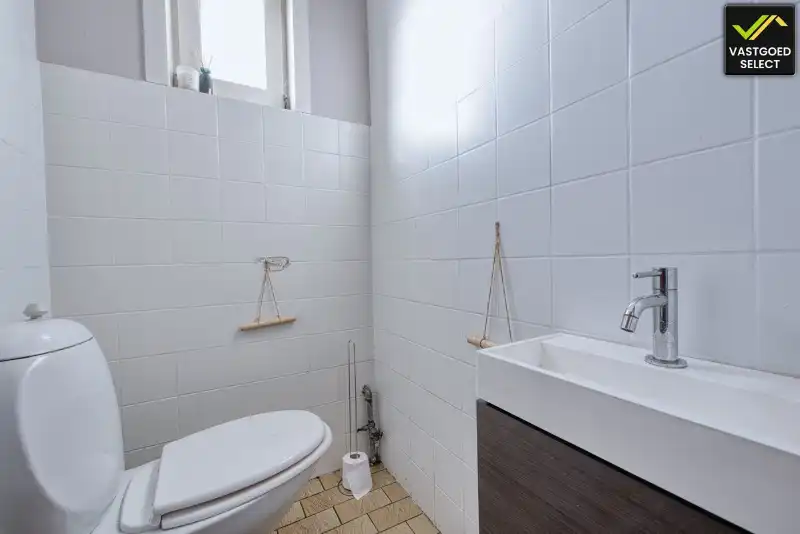 Rijwoning met uitzonderlijk perceel van 1.632 m² en landelijk uitzicht in het centrum van Eeklo foto 7