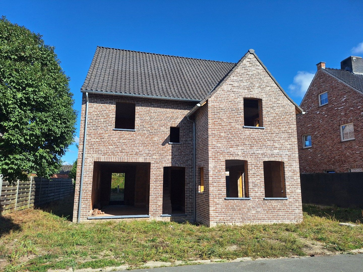 Alleenstaande nieuwbouwwoning met 5  SLK in een rustige omgeving te Damme foto {{pictureIndex}}