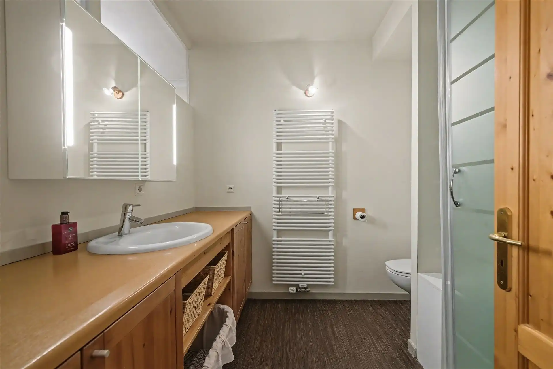 Charmante starterswoning met 3 slaapkamers en garage nabij het centrum van Sint-Gillis-Waas foto 15