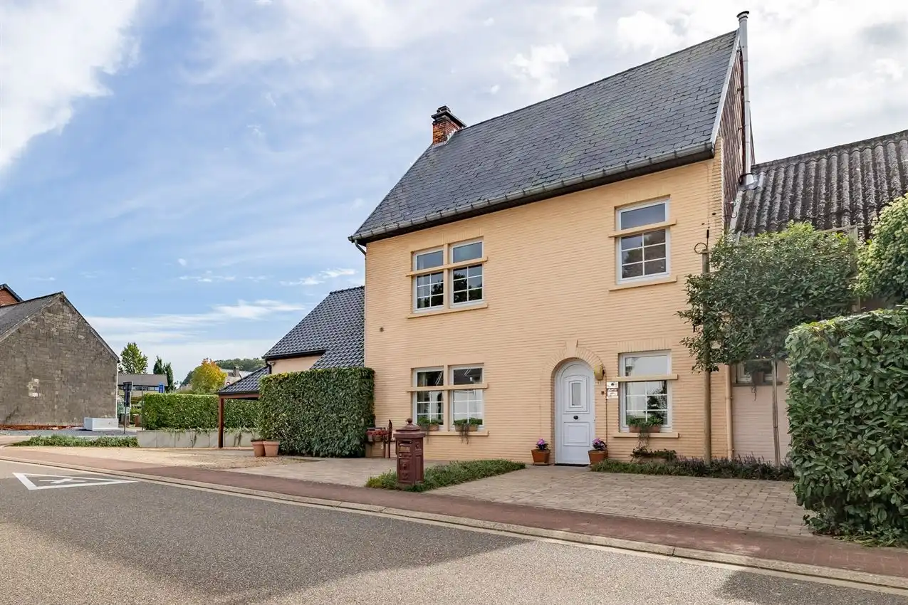 Karaktervolle en instapklare woning met zonnige tuin nabij het Gras- en Crauwelsbos foto 7