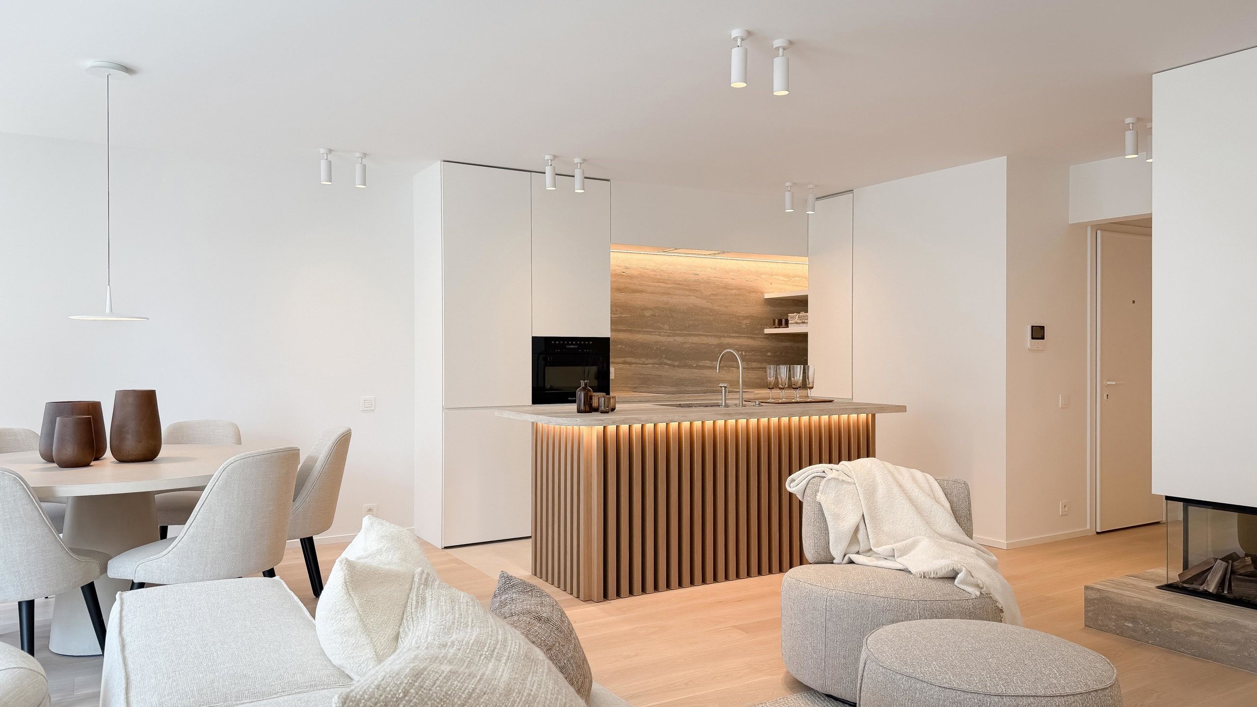 Volledig gerenoveerd appartement / Gemeubileerd / met garage foto 11