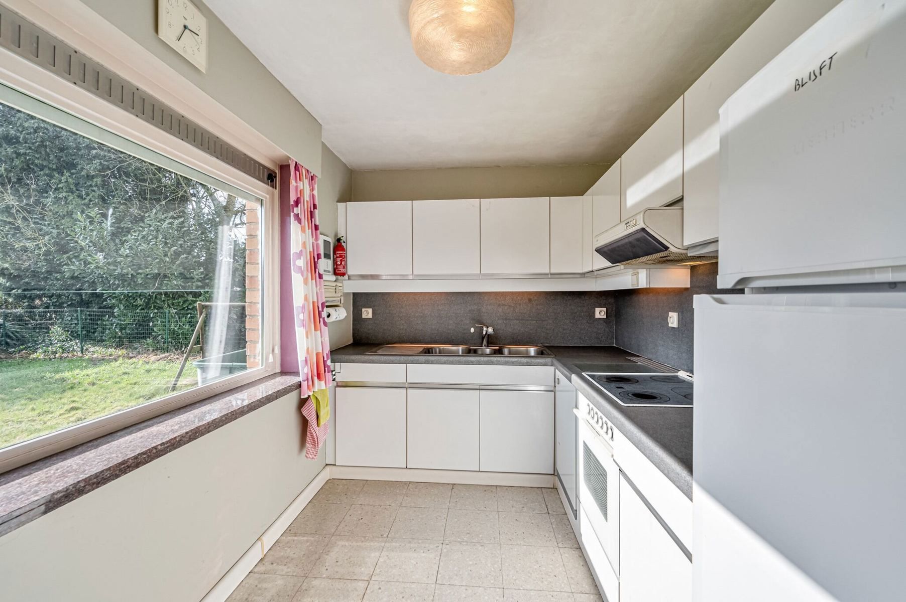 Op te frissen bungalow met zolderverdieping foto 5