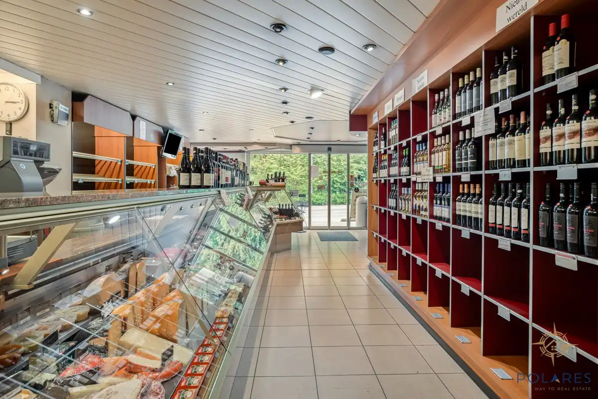 handelspand met ruime woning foto 7