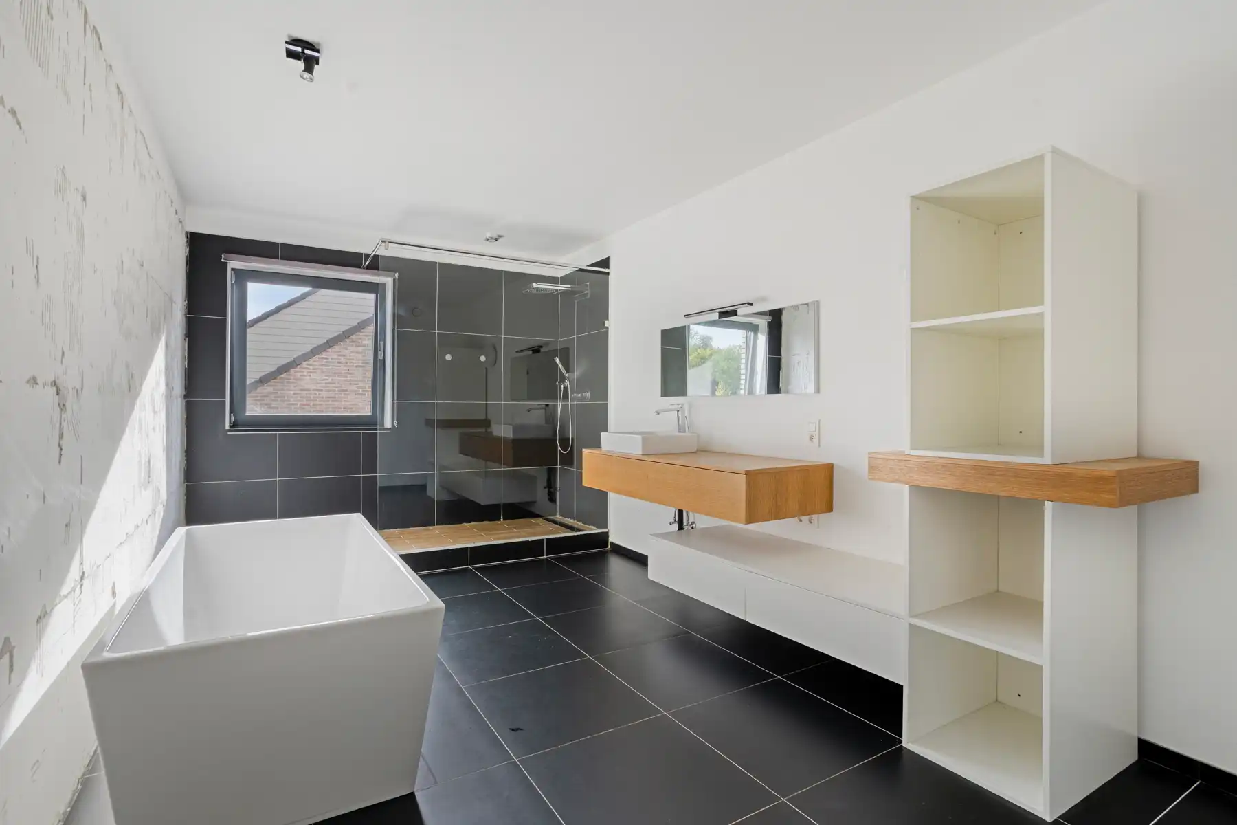 Lichtrijke driegevelwoning met 250 m² woonruimte foto 8