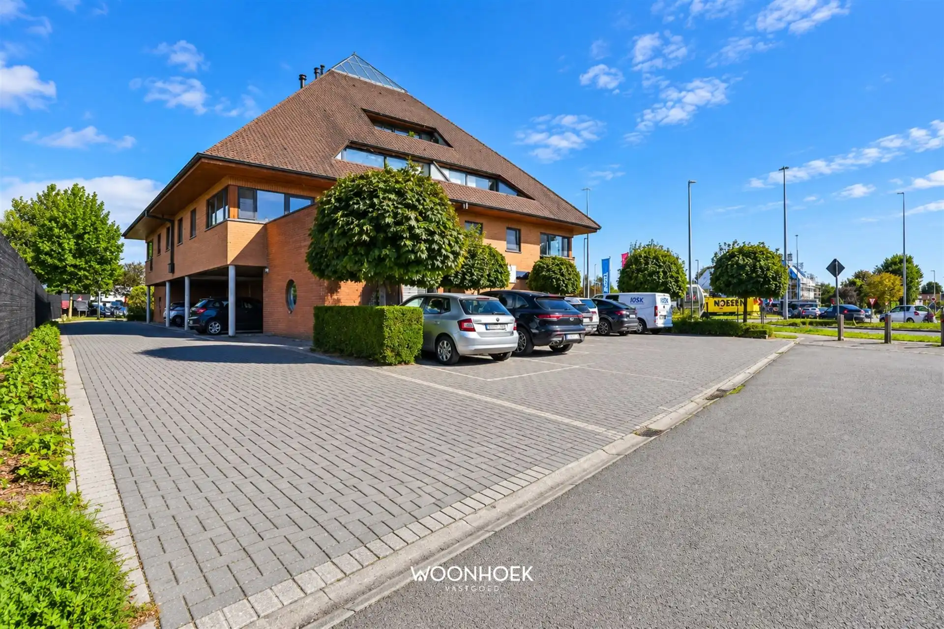Instapklaar 2-slpk appartement met terras en staanplaats foto 24