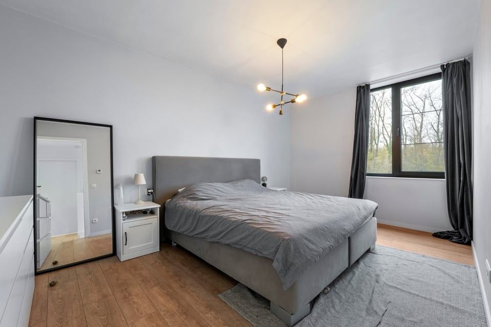 MODERNE HALFOPEN BEBOUWING MET INPANDIGE GARAGE EN RUIME TUIN IN SINT-TRUIDEN foto 17