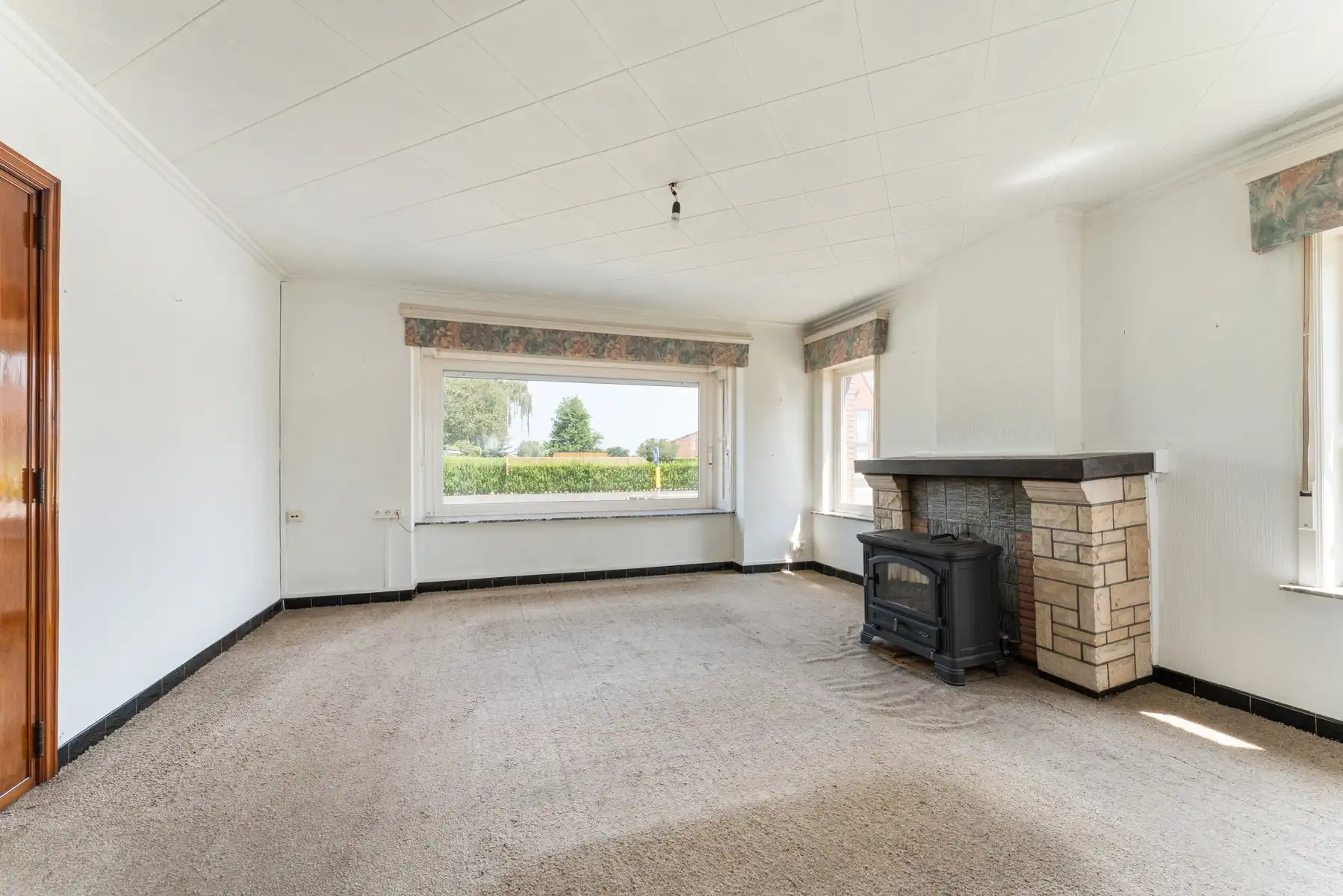 Statige woning met ruime loods foto 6