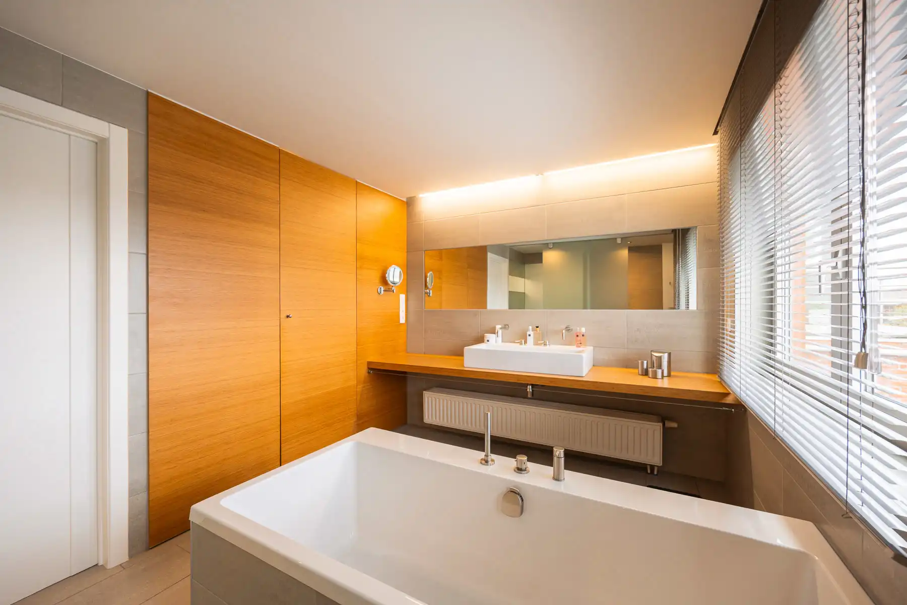 Ruime woning op centrale ligging met topafwerking foto 17