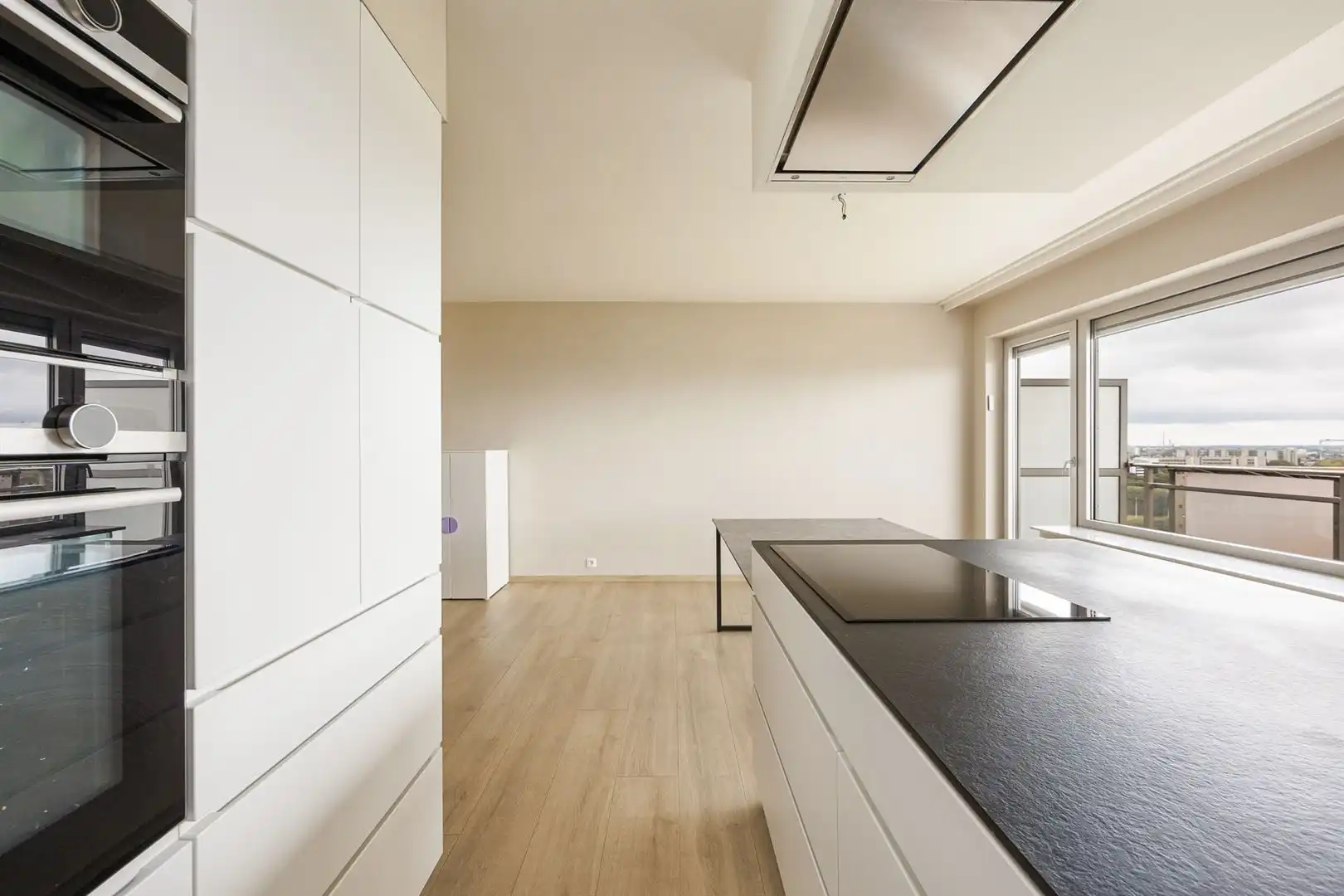 Gerenoveerd appartement met adembenemende zichten foto 4