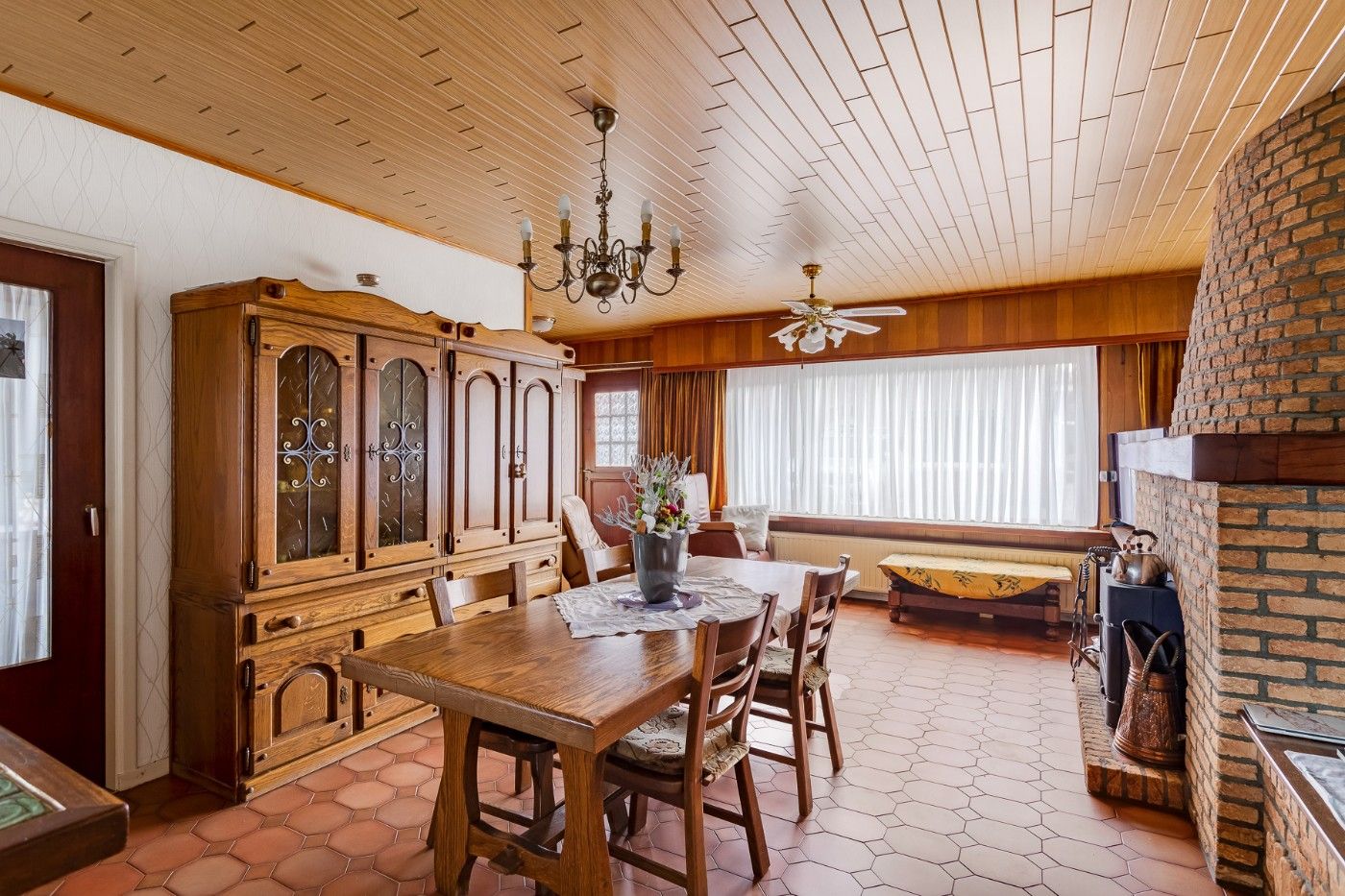 Rustig gelegen woning met 2 slpk., atelier, tuin en dubbele garagebox foto 7