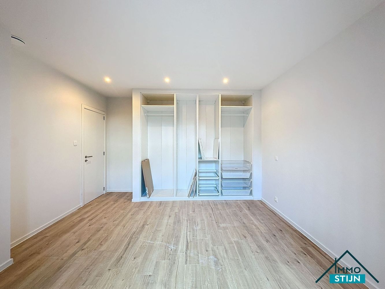 Gelijkvloers appartement met foto 7