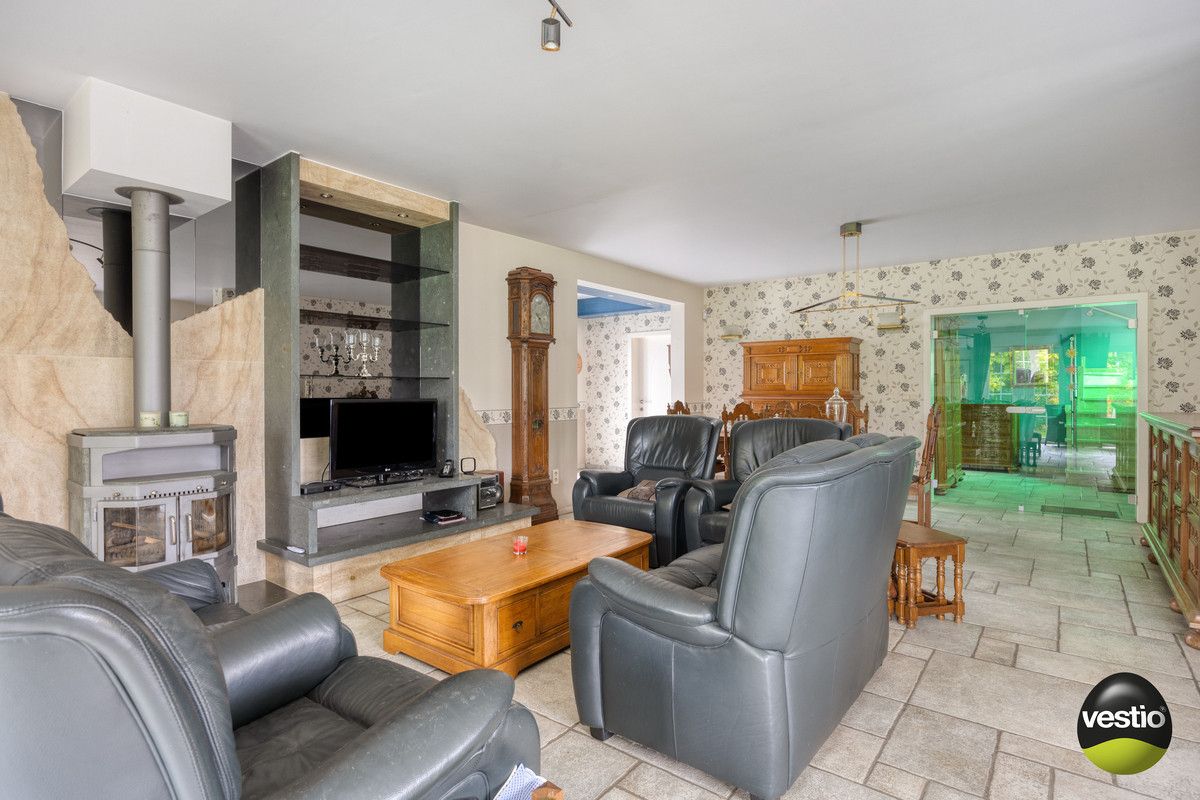 RUSTIG GELEGEN RUIME VILLA MET 5 SLK OP RIANT PERCEEL VAN 18A61CA IN STADSRAND TONGEREN. foto 9