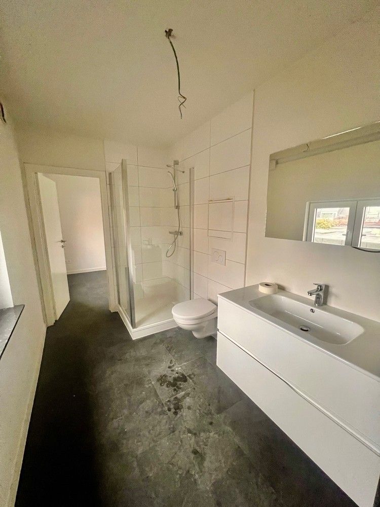 Stijlvol gerenoveerde woning te huur in hartje Bilzen! foto 9