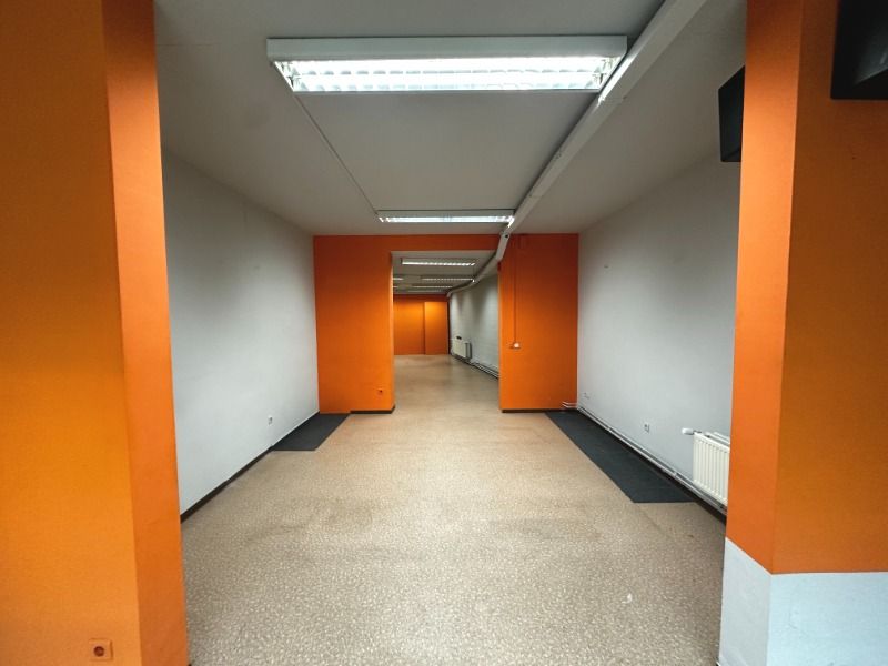 Instapklare ruime woning met winkel/kantoorruimte of magazijn centrum en garage centrum Geel. foto 32