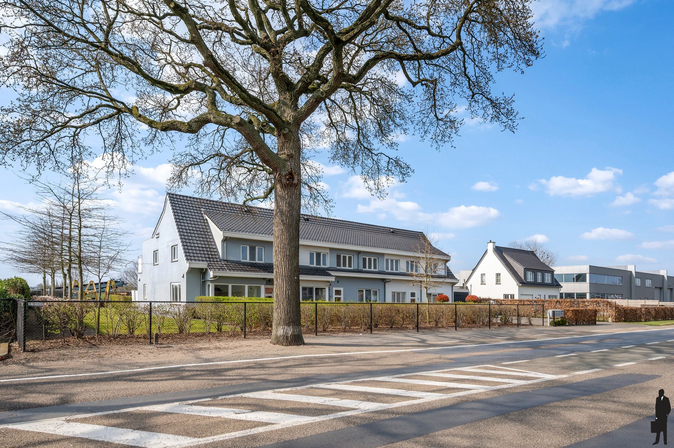Instapklaar 2 slpk. appartement, gelegen op de Bredabaan te Wuustwezel foto {{pictureIndex}}