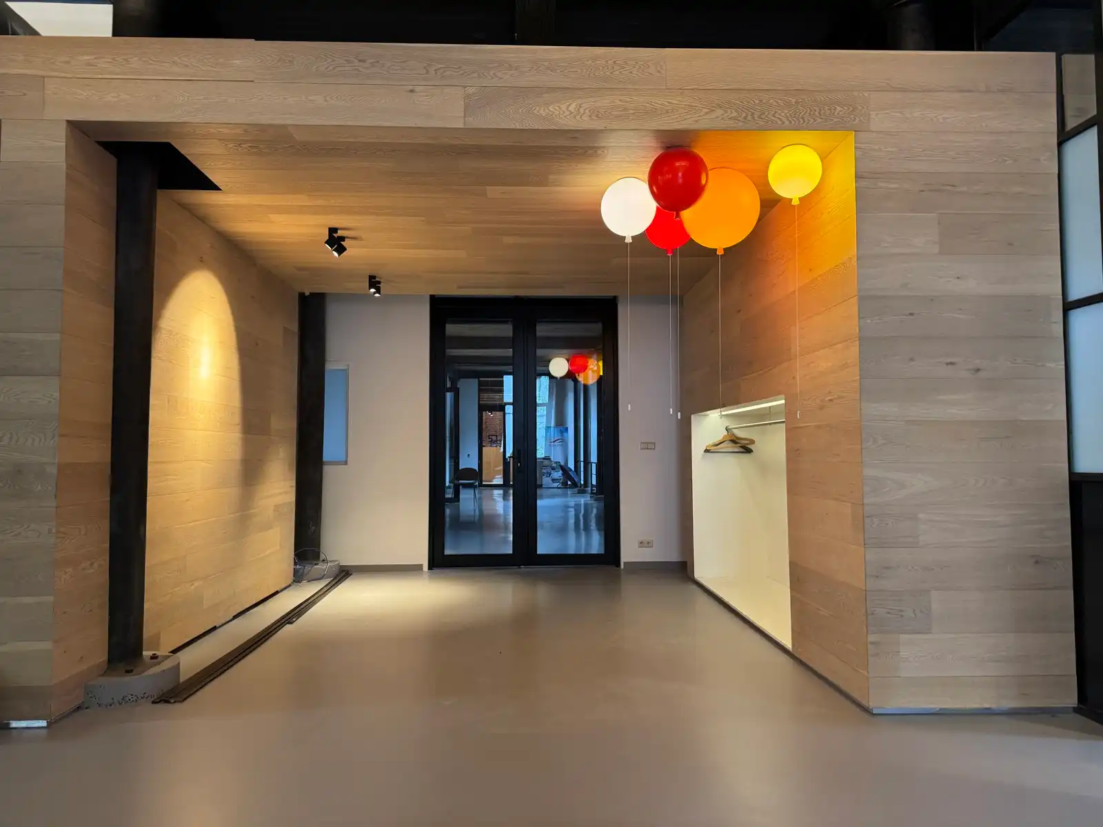 Loftkantoor (530m²) in industrieel gebouw. foto 14