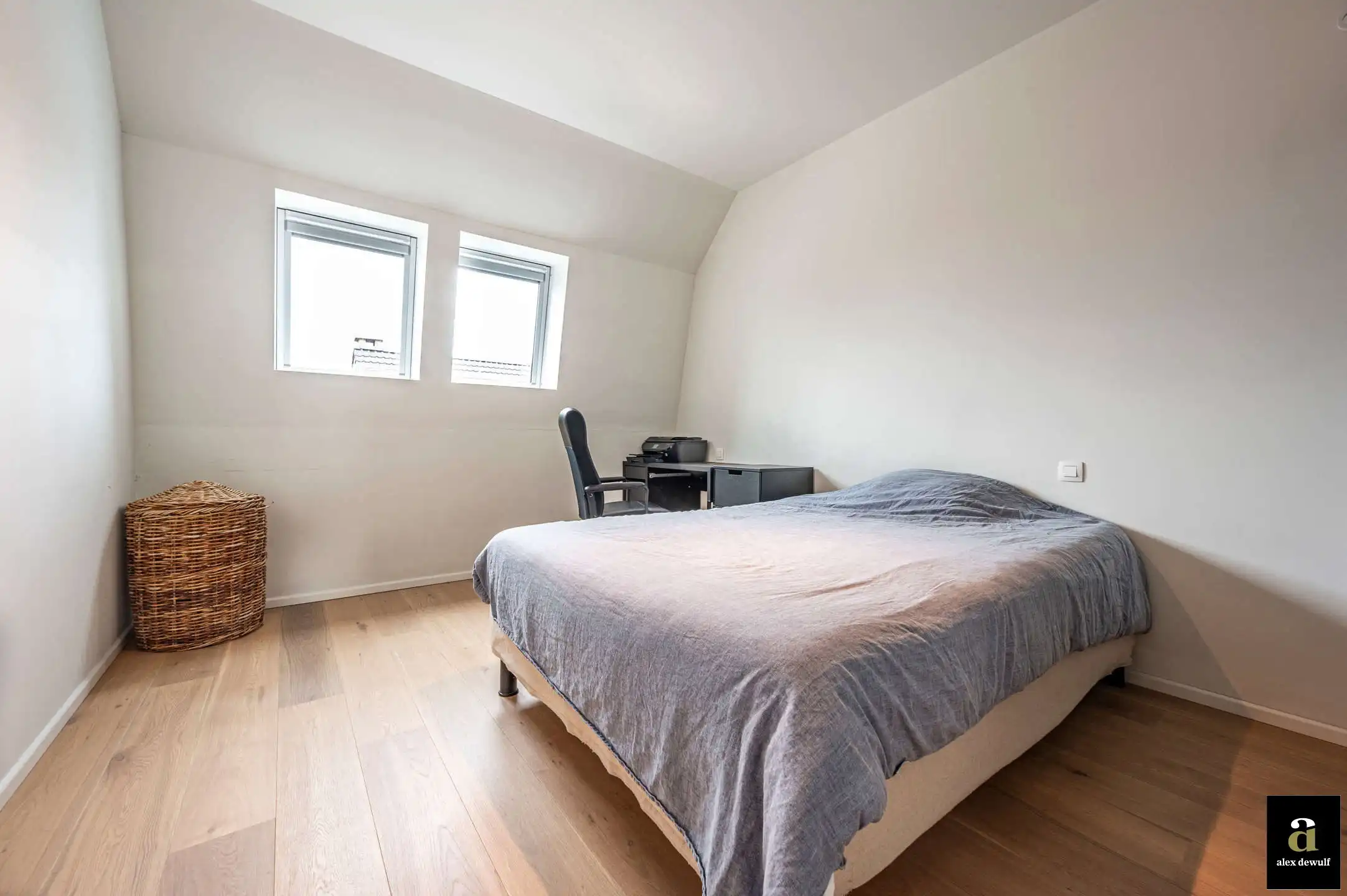 Recent appartement met groot terras, centrum Waregem [Stationsstraat]. foto 16