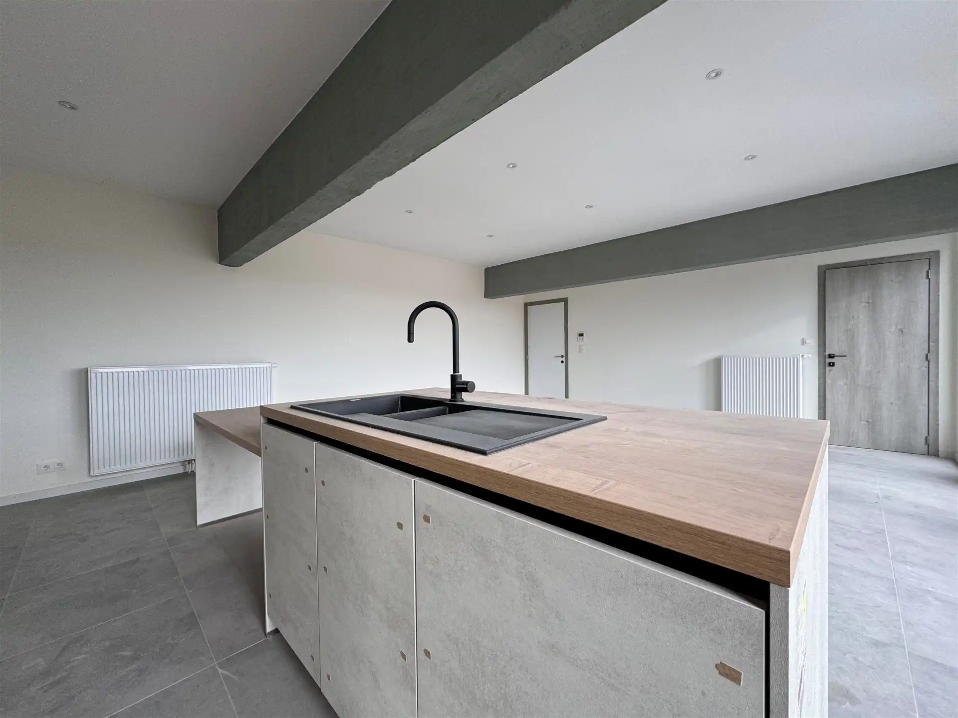 Energiezuinig gerenoveerd appartement met 2 slaapkamers. foto 9