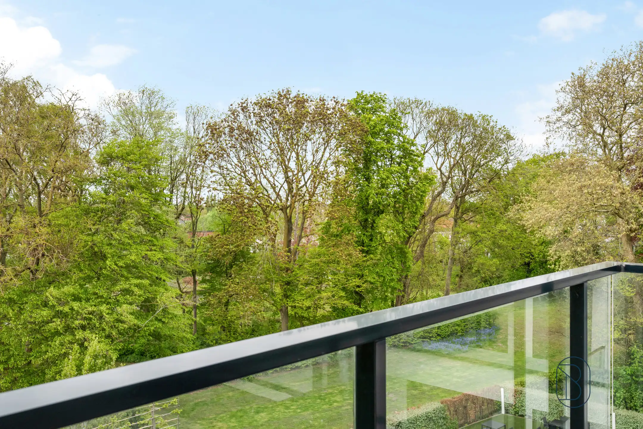 Topgelegen lichtrijke penthouse met prachtig terras foto 27