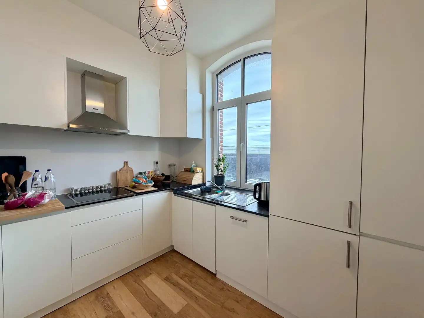 Gerenoveerd duplex-appartement met twee slaapkamers te Ardooie centrum! foto 6