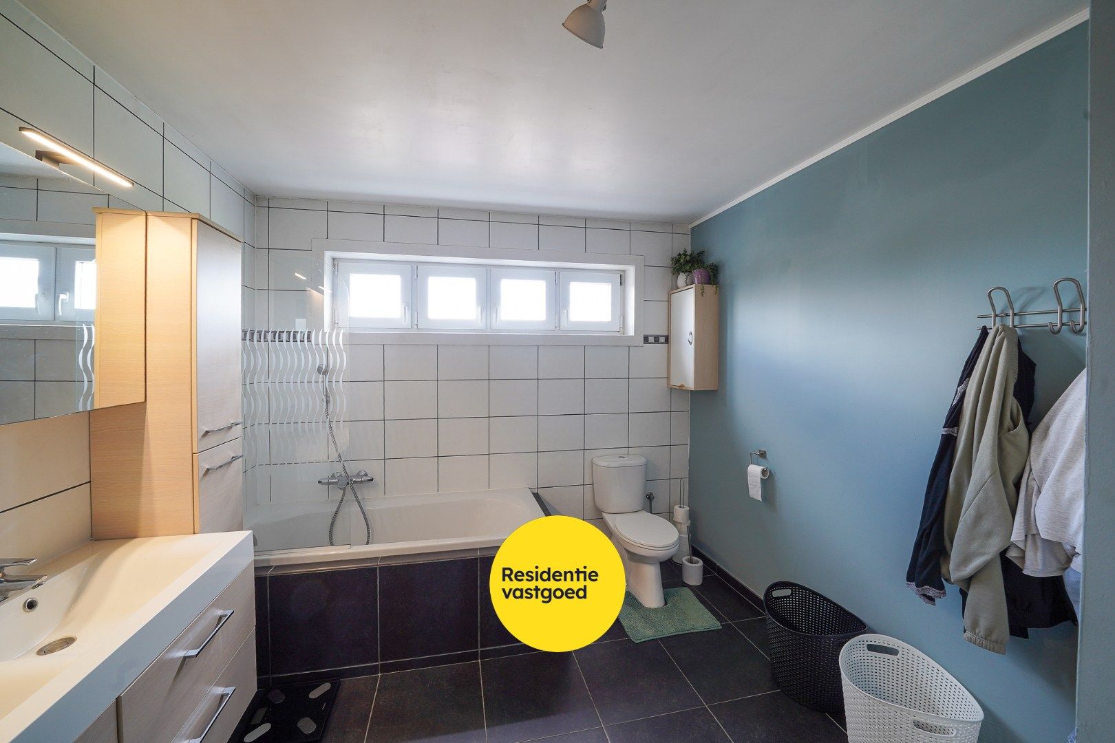 Instapklare halfopen woning met 3 slaapkamers op gunstige locatie te Bredene foto 16