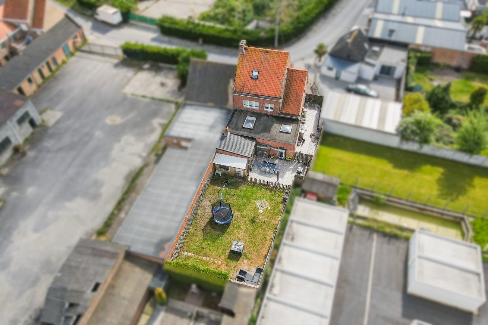 Ruime gezinswoning op landelijke ligging te Eernegem foto 2