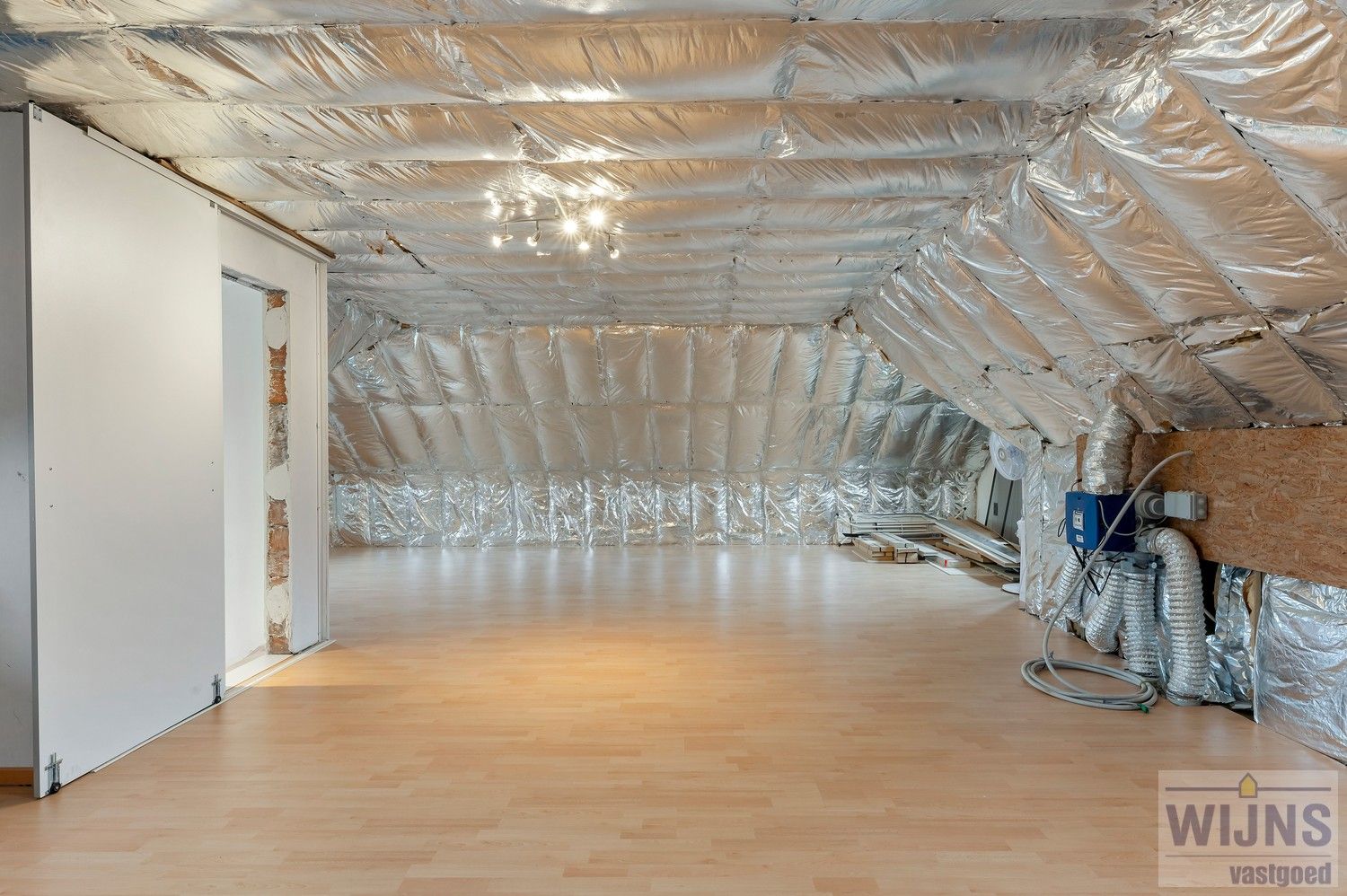 Ruime, energiezuinige woning met 3 (tot 5) grote slaapkamers en prachtige tuin (perceel 1020 m²) foto 32