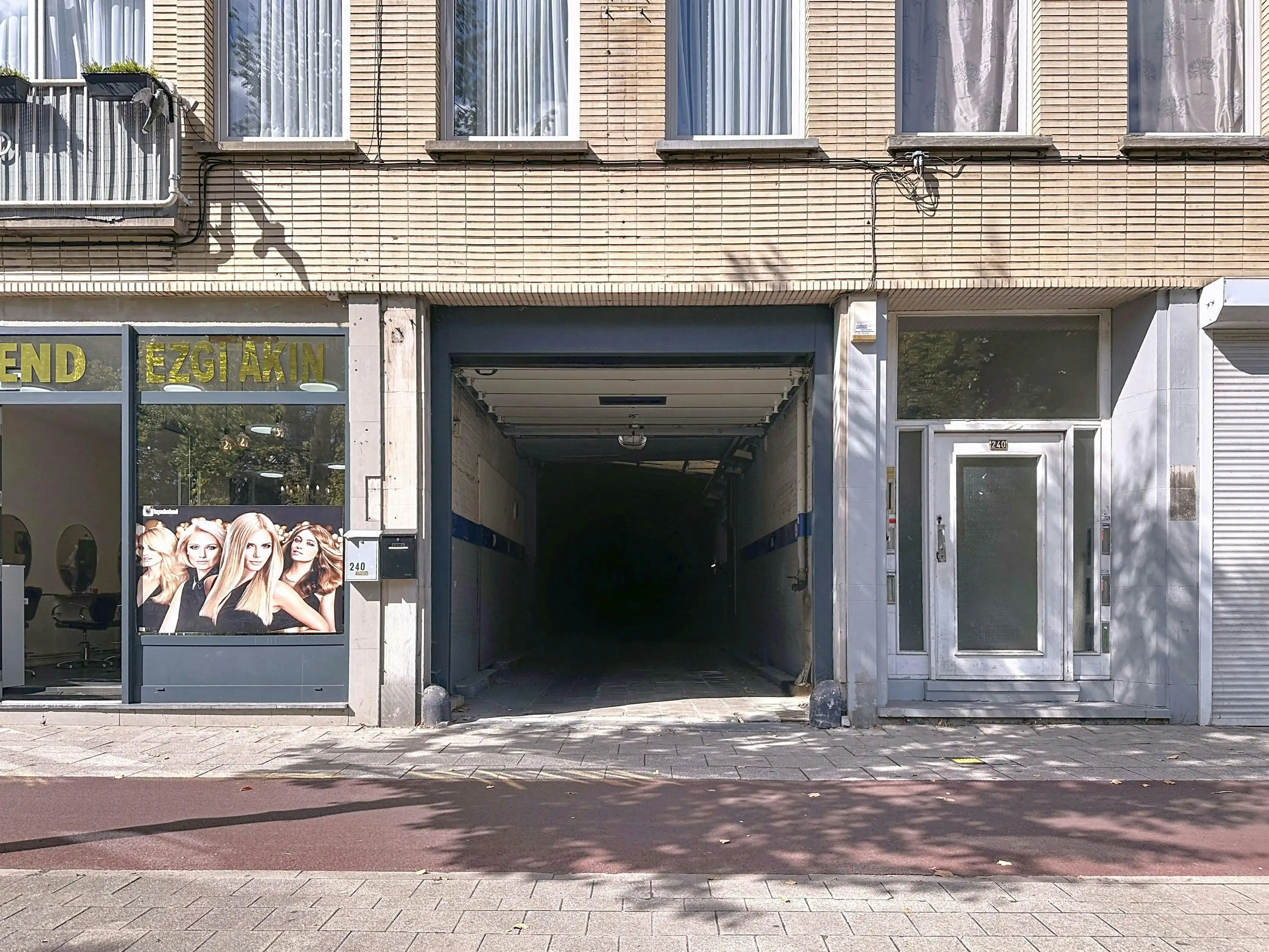 Ondergrondse autostaanplaats te koop in Antwerpen foto 2