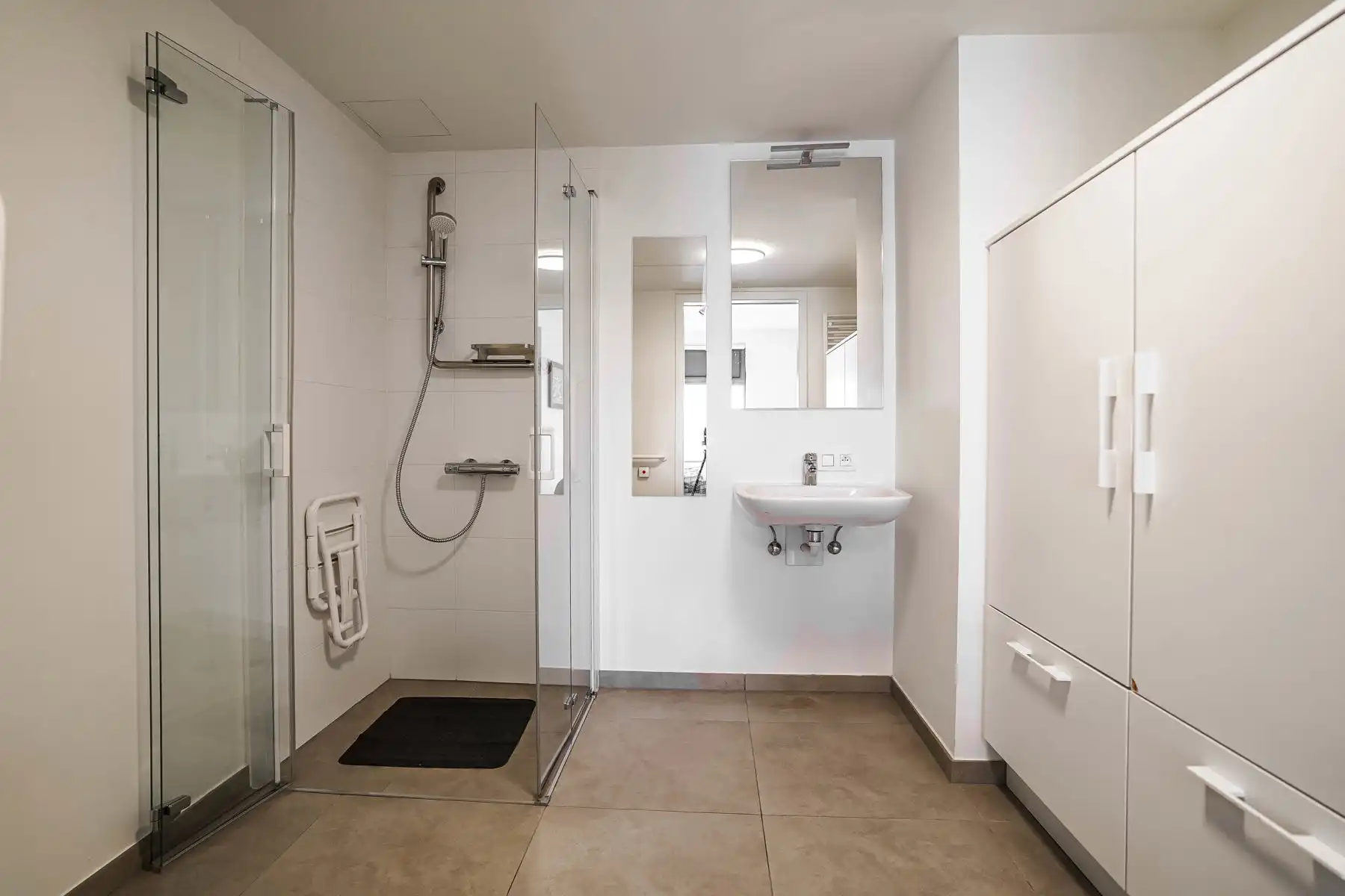 Stijlvolle assistentiewoning met terras in het centrum van Breendonk foto 17