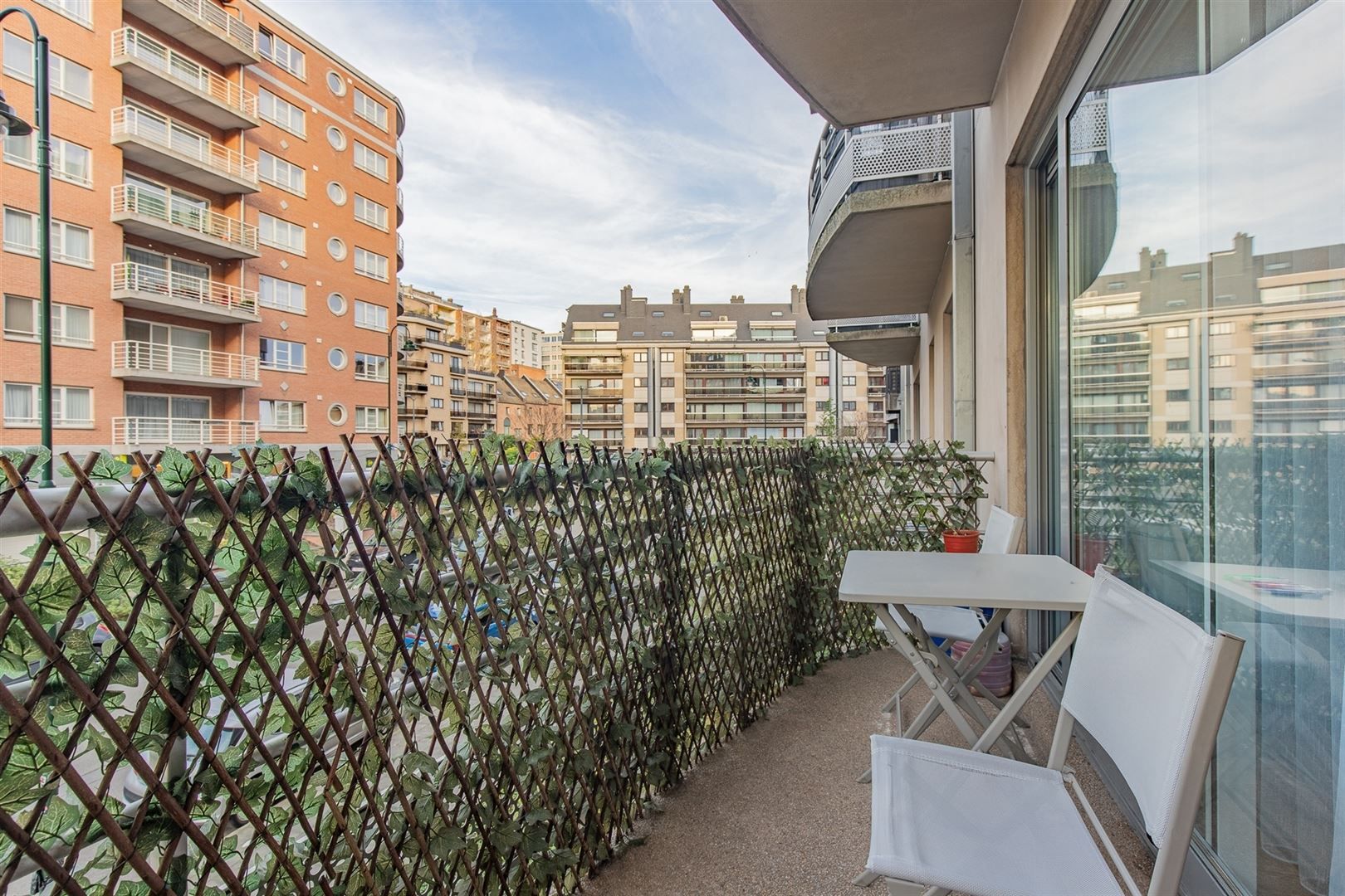 Instapklaar appartement met 2 SLP in Koekelberg! foto 5