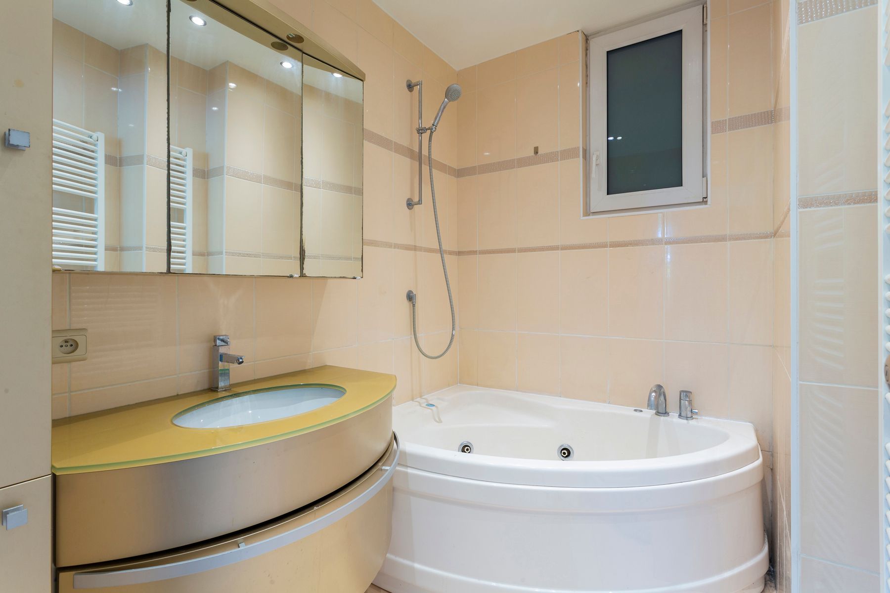 Charmant appartement met terras nabij Stadspark foto 8