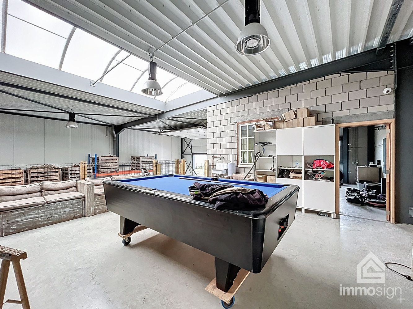 Veelzijdige halfopen bedrijfshal met kantoor en buitenruimte in Pelt! foto 13