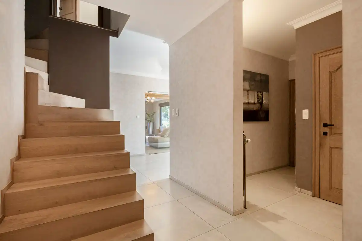 TIJDLOZE VOLLEDIG GERENOVEERDE VILLA OP EEN PERCEEL VAN 16A81CA TE RIEMST foto 17