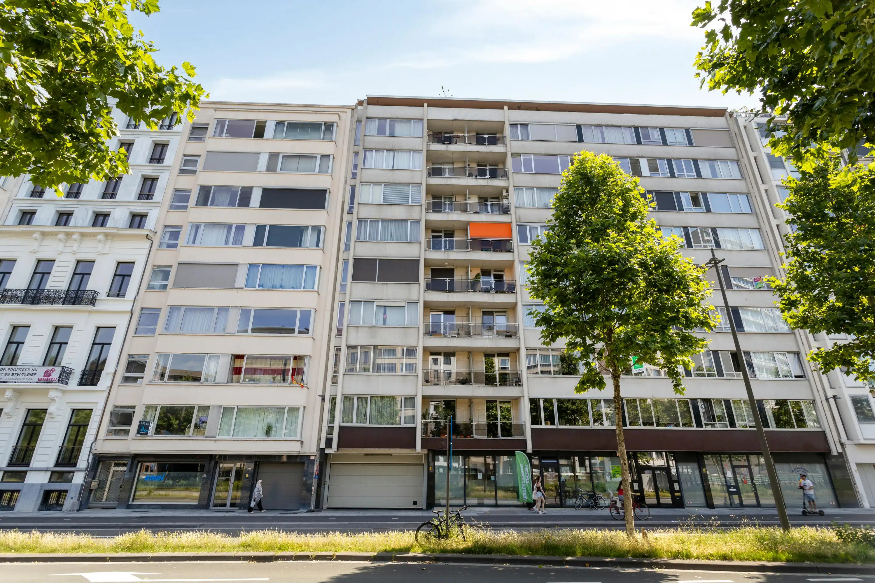 Ruim appartement (ca. 146m²) te koop aan de Italiëlei in Antwerpen foto 4