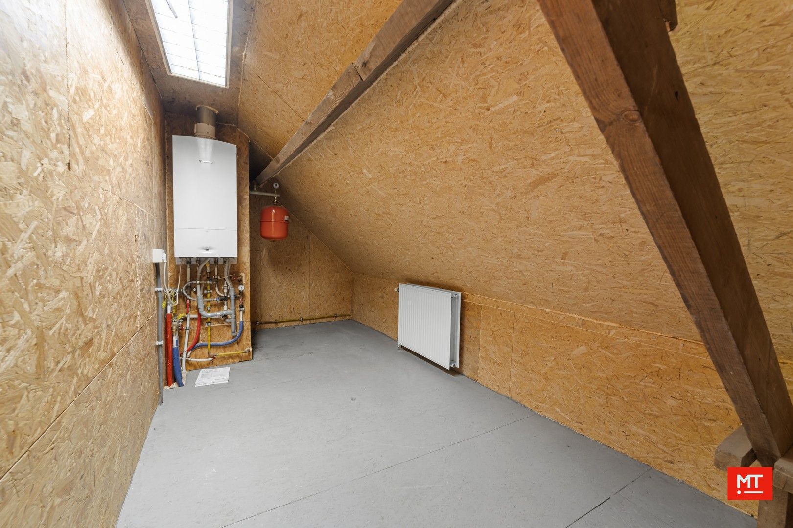 Landelijk gelegen alleenstaande woning met 3 slaapkamers, tuin en garage in Bikschote foto 19