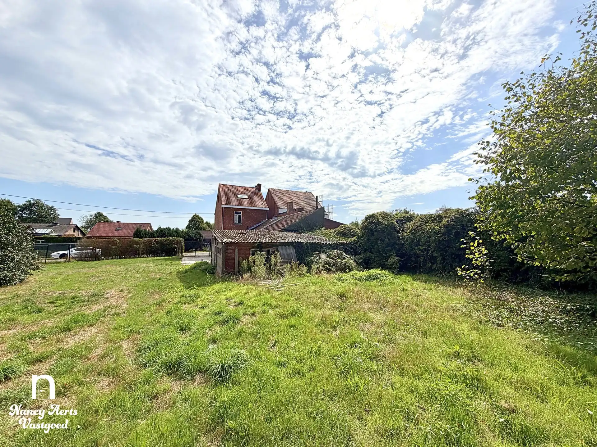 Hoofdfoto van de publicatie: Woning op ruim perceel van 13a10ca met extra bouwpotentieel