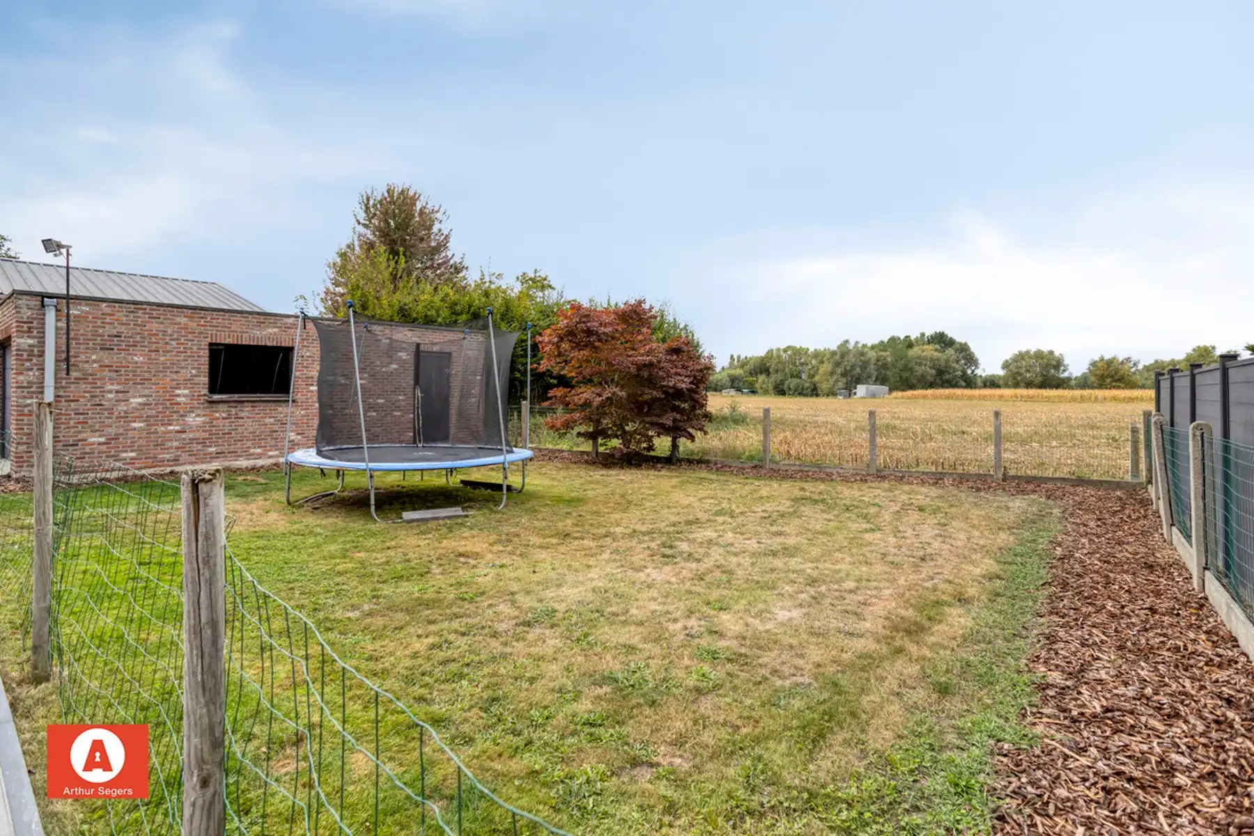 !!! IN OPTIE !!! Instapklare open bebouwing met garage op centrale ligging foto 2