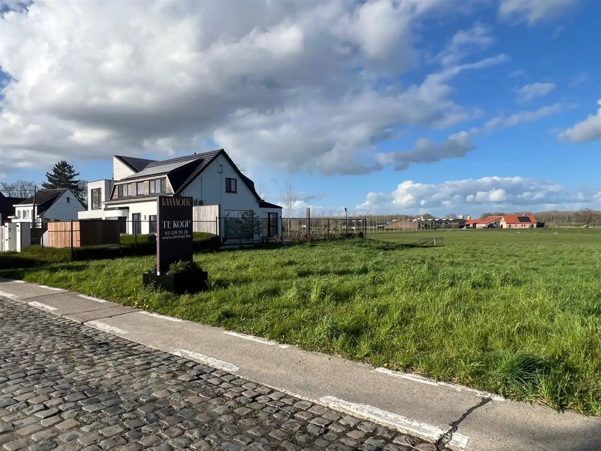 Bouwgrond van 1.034 m² met uitzonderlijke breedte en weids uitzicht. foto 4