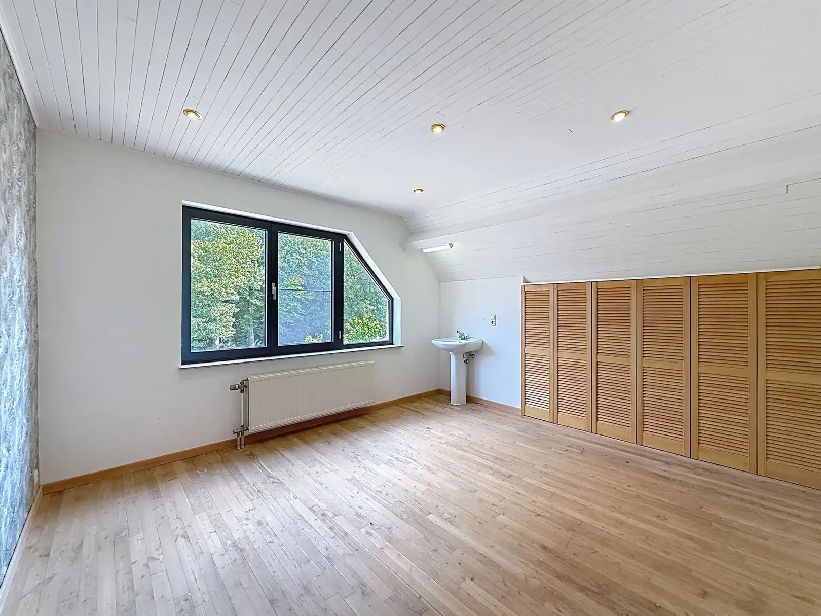 Huis met praktijkruimte, 4 slpks,  2 bdks, 10a 34ca foto 20