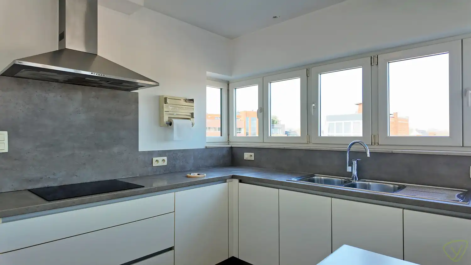 Lichtrijk appartement met panoramisch uitzicht op de Markt van Eeklo! foto 7